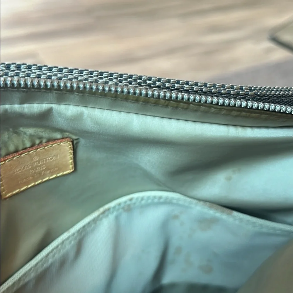 Louis Vuitton Damier Messenger Bag